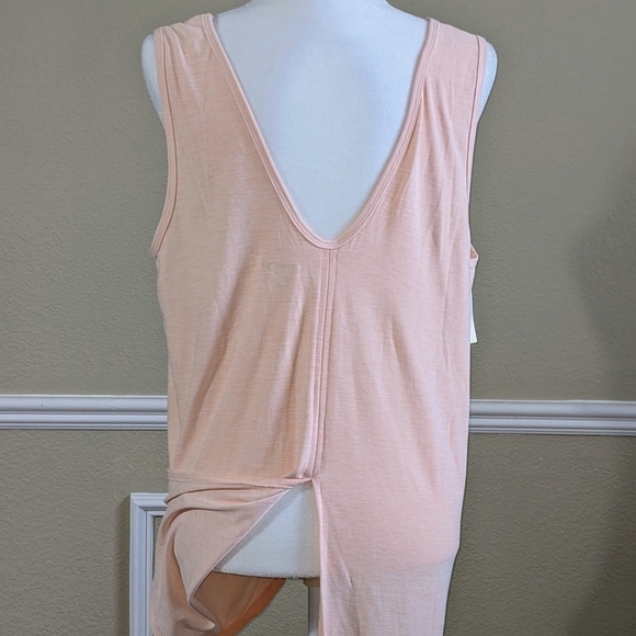 Peach Sleeveless Workout Top with Split Back NWT - Picture 3 of 3